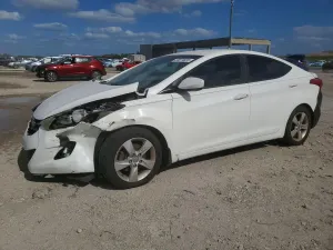 Hyundai Elantra 1.8L 4 2013
