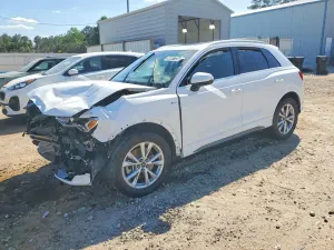 Audi Q3 2.0L 4 2025