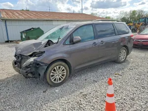 Toyota Sienna 3.5L 6 2013