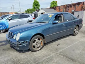 Mercedes-Benz E 4.3L 8 2000