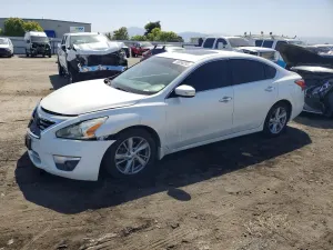 Nissan Altima 2.5L 4 2015