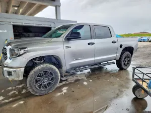 Toyota Tundra 5.7L 8 2021