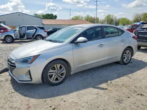 Hyundai Elantra 2.0L 4 2020