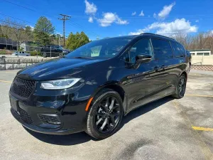 Chrysler Pacifica 3.6L 6 2025