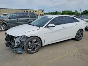 Hyundai Elantra 2.0L 4 2025