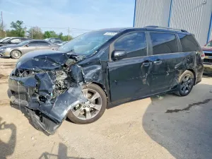 Toyota Sienna 3.5L 6 2015