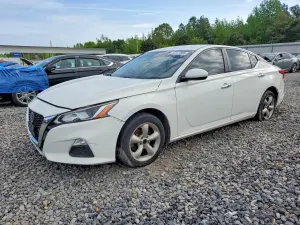 Nissan Altima 2.5L 4 2019
