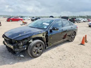 Hyundai Elantra 2.0L 4 2022