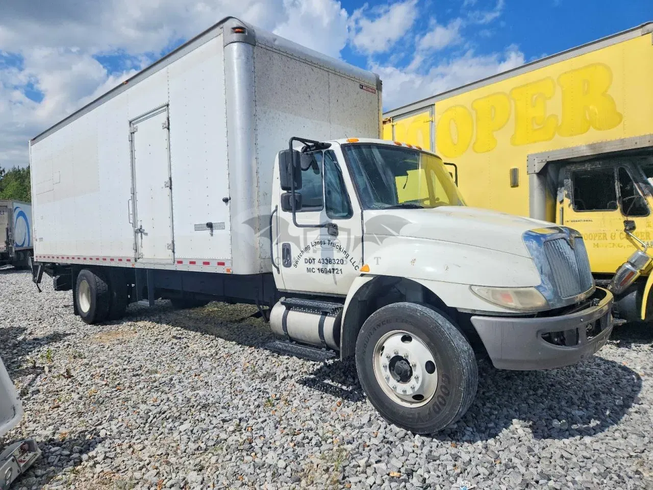 International DuraStar / 4000 6.7L 6 2018