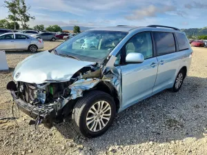 Toyota Sienna 3.5L 6 2017
