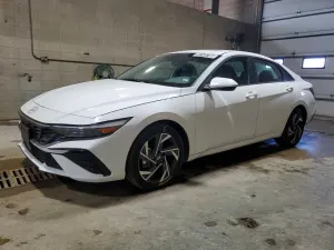 Hyundai Elantra 2.0L 4 2025