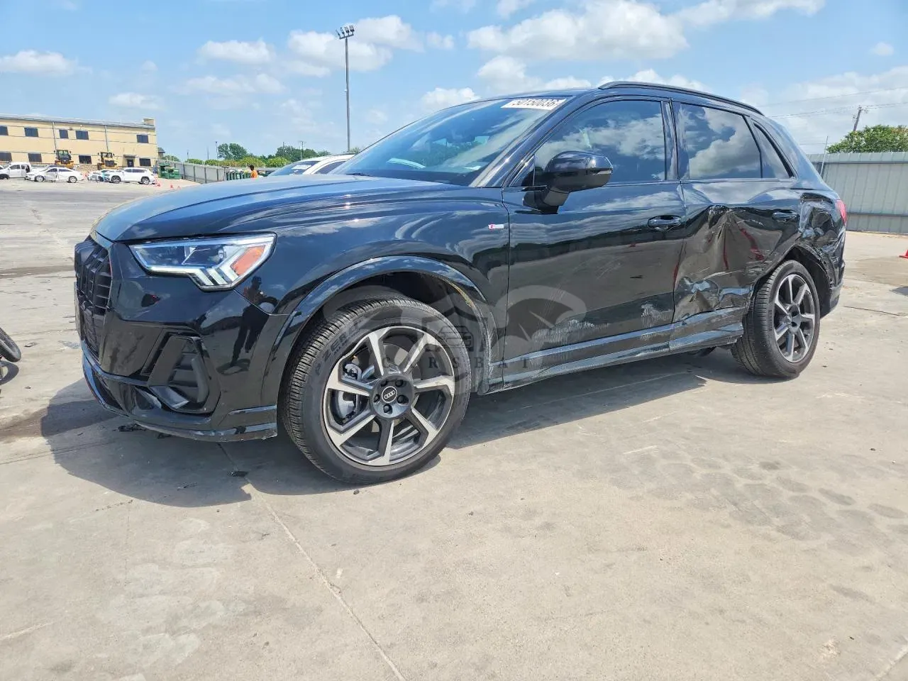 Audi Q3 2.0L 4 2025