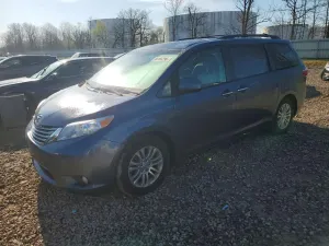 Toyota Sienna 3.5L 6 2015