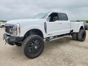 Ford F-350 6.7L 8 2024