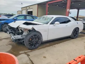 Dodge Challenger 5.7L 8 2021