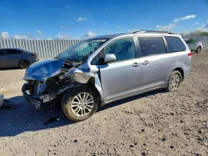 Toyota Sienna 3.5L 6 2011