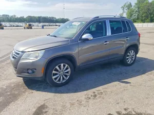 Volkswagen Tiguan 2.0L 4 2011