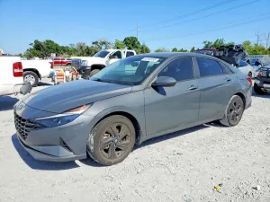 Hyundai Elantra 2.0L 4 2023