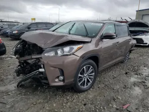 Toyota Highlander 3.5L 6 2017