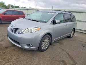Toyota Sienna 3.5L 6 2016