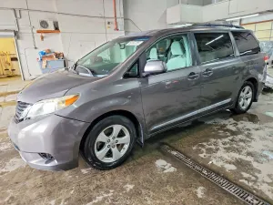 Toyota Sienna 3.5L 6 2012