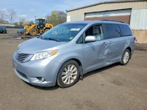 Toyota Sienna 3.5L 6 2015