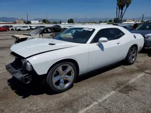 Dodge Challenger 5.7L 8 2013