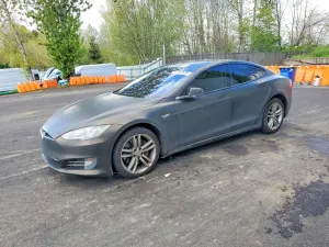 Tesla Model S 2014