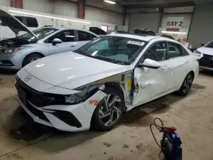 Hyundai Elantra 2.0L 4 2025