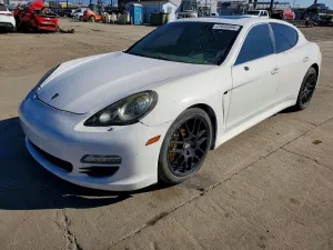 Porsche Panamera 3.6L 6 2012