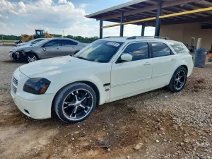 Dodge Magnum 5.7L 8 2005