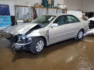 Toyota Camry LE 2.4L 4 2004