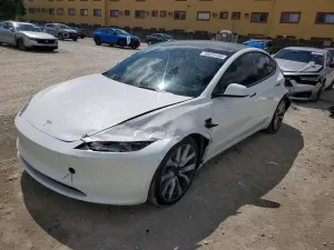 Tesla Model 3 2024