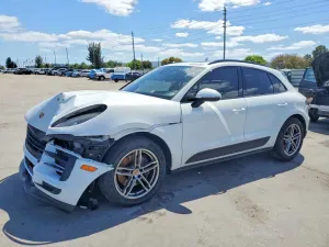 Porsche Macan 2.0L 4 2021