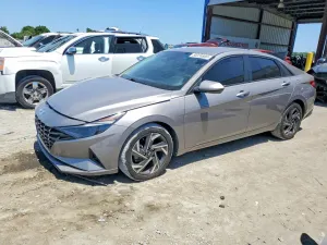 Hyundai Elantra 2.0L 4 2022