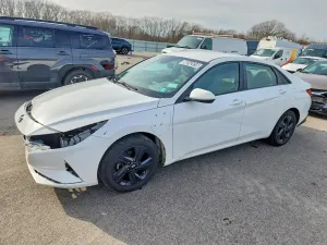 Hyundai Elantra 2.0L 4 2023