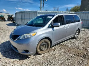 Toyota Sienna 3.5L 6 2014