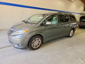 Toyota Sienna 3.5L 6 2013