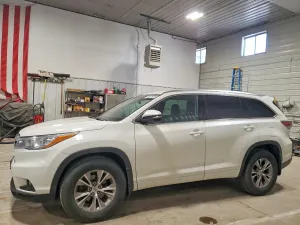 Toyota Highlander 3.5L 6 2015