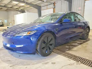 Tesla Model 3 2025