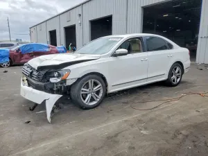 Volkswagen Passat 2.0L 4 2014
