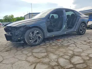 Hyundai Elantra 2.0L 4 2025