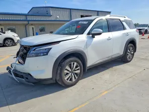Nissan Pathfinder 3.5L 6 2025