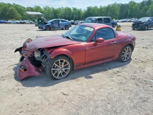 Mazda MX-5 (Miata) 2.0L 4 2010