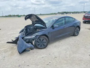 Tesla Model 3 2025