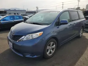 Toyota Sienna 3.5L 6 2013