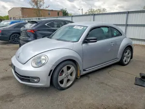 Volkswagen Beetle 2.0L 4 2012