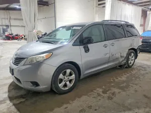 Toyota Sienna 3.5L 6 2014