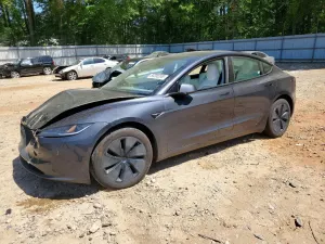Tesla Model 3 2025