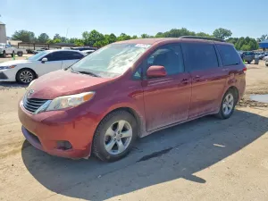 Toyota Sienna 3.5L 6 2014